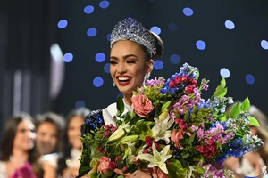 Người đẹp Mỹ đăng quang Hoa hậu Hoàn vũ 2022