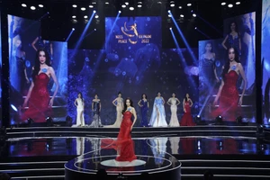 Lại tranh giành tên gọi “Hoa hậu Hòa bình Việt Nam”