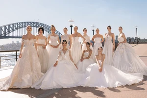 NTK Trần Phương Hoa chinh phục thời trang cưới quốc tế với chất liệu Việt