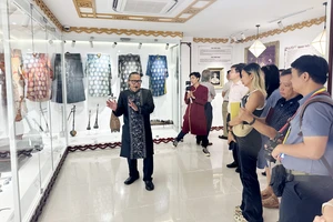 Trong Bảo tàng Trang sức 54 dân tộc Việt Nam và Bảo tàng Hoàng cung Triều Nguyễn có gì?
