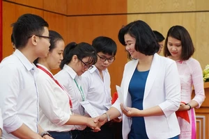 Trao 142 suất học bổng Nguyễn Văn Hưởng cho sinh viên ngành y tại TPHCM