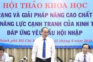 Chủ tịch Nguyễn Thành Phong: Mong các chuyên gia, nhà khoa học đóng góp phát triển bền vững TP