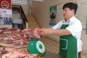 Tiền Giang kêu gọi tiêu thụ thịt heo giúp nông dân