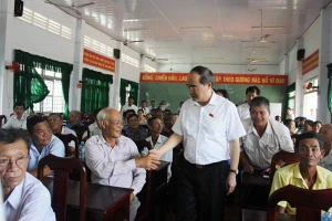 Đồng chí Nguyễn Thiện Nhân gặp gỡ cử tri tỉnh Trà Vinh