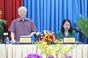 Tổng Bí thư Nguyễn Phú Trọng phát biểu tại buổi làm việc với tỉnh An Giang 
