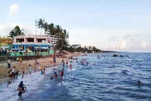 Ngành du lịch Campuchia khảo sát tuyến du lịch biển ở đảo Phú Quốc