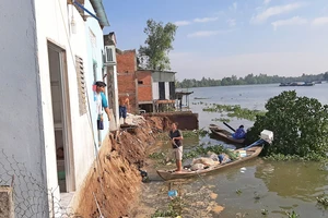 4 căn nhà ở Long An bị “bà thủy” nuốt chửng