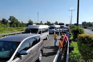 Tiền Giang: 7 xe tông nhau trên cao tốc TPHCM – Trung Lương