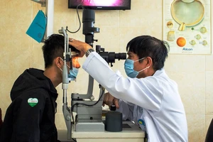 Lần đầu tiên ở ĐBSCL điều trị tật khúc xạ cho nhóm cận thị hiếm gặp