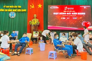 Hành trình đỏ tỉnh Kiên Giang tiếp nhận hơn 1.600 đơn vị máu