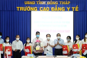 Ủy ban Trung ương MTTQ Việt Nam chúc Tết Chôl Chnăm Thmây ở Đồng Tháp