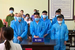 Chống người thi hành công vụ, 10 bị cáo ở An Giang lãnh án tù