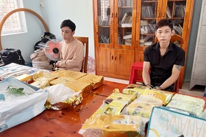 Bắt giữ 2 đối tượng vận chuyển 18,6kg ma túy từ Campuchia về Việt Nam