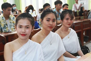 Sinh viên Lào, Campuchia vui Tết cổ truyền Bunpimay và Chôl Chnăm Thmây
