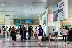 Phát hiện 2 hành khách nghi mang chất nổ vào sân bay quốc tế Phú Quốc