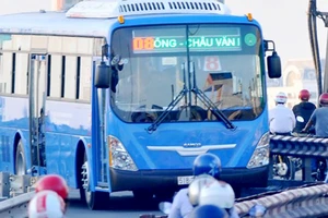 Xe buýt sử dụng khí nén CNG