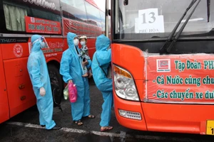800 người dân Phú Yên được đưa từ Đồng Nai về quê tránh dịch Covid-19 