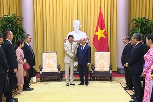 Chủ tịch nước Nguyễn Xuân Phúc tiếp cựu Đại sứ đặc biệt Việt Nam - Nhật Bản