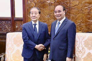Chủ tịch nước Nguyễn Xuân Phúc tiếp ông Choi Young-joo, nguyên Chủ tịch Hội Hữu nghị Hàn Quốc - Việt Nam, Chủ tịch Tập đoàn Panko. Ảnh: QUẾ SƠN