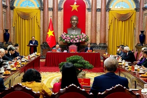 Chủ tịch nước gặp gỡ Hội Cựu giáo chức Việt Nam nhân ngày 20-11