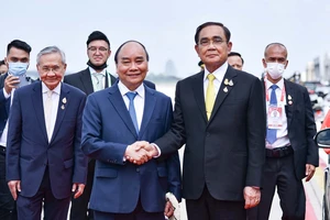 Chủ tịch nước Nguyễn Xuân Phúc đến Thái Lan, bắt đầu chuyến thăm chính thức