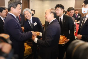 Chủ tịch nước Nguyễn Xuân Phúc tiếp các tập đoàn hàng đầu Hàn Quốc đầu tư vào Việt Nam