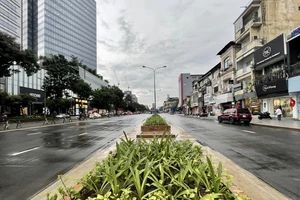 TPHCM: Đề xuất làm mái che thay thế cây xanh trên đường Lê Lợi