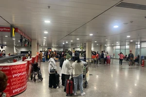 Mùng 4 tết, sân bay Tân Sơn Nhất đón 136.000 khách