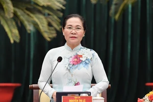 Đồng chí Nguyễn Thị Lệ phát biểu kết luận phiên chất vấn. Ảnh: VIỆT DŨNG