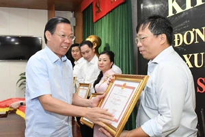 UBND quận Bình Tân và Ban Quản lý các khu chế xuất - công nghiệp TPHCM đứng đầu về cải cách hành chính năm 2023