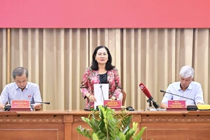 Chủ tịch HĐND TPHCM Nguyễn Thị Lệ chủ trì buổi giám sát. Ảnh: VIỆT DŨNG