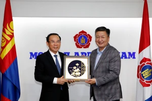 Đồng chí Nguyễn Văn Nên hội kiến Tổng Thư ký Đảng Nhân dân Mông Cổ