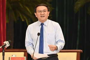 HĐND TPHCM chất vấn Giám đốc Sở TT-TT TPHCM Lâm Đình Thắng 
