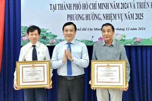 Thông tin các dự án, chính sách lớn của đất nước và TPHCM đến người Việt Nam ở nước ngoài