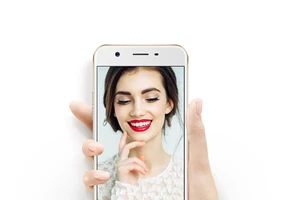 OPPO F3 Lite trang bị camera trước đạt độ phân giải 16MP