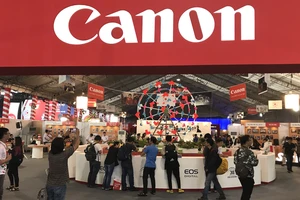 Triển lãm Sắc màu công nghệ Canon EXPO 2017 đang diễn ra tại Sân vận động Hoa Lư