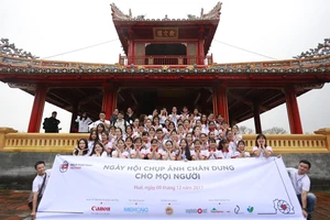 Các thành viên của Help-Portrait Việt Nam tại Huế