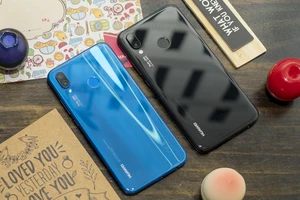 Huawei Nova 3e với hai màu xanh và đen