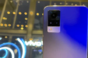 vivo V21 5G với điểm nhấn ở camera