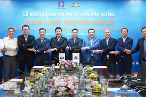 Lãnh đạo Petrolimex và FPT ký kết thực hiện Dự án Tư vấn Chuyển đổi số tại Tập đoàn Xăng Dầu Việt Nam