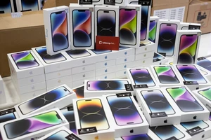 Di Động Việt đã nhận thêm đợt hàng iPhone 14 series mới với số lượng lớn, đa dạng các phiên bản, dung lượng và màu sắc