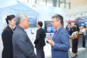 Khu trưng bày của Huawei Việt Nam tại sự kiện