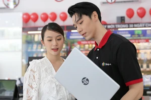 FPT Shop tự tin cung cấp danh mục laptop chính hãng, đa dạng với mức giá tốt nhất đến tay khách hàng
