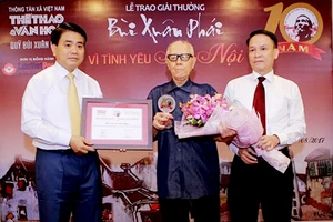 Giải thưởng Lớn được trao cho nhà văn hóa Hữu Ngọc vì những đóng góp to lớn trong việc nghiên cứu, quảng bá chân dung văn hóa Hà Nội