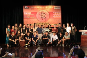 Đạo diễn Singapore dựng Hồng lâu mộng cho sân khấu Việt