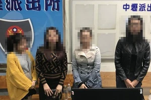 Bốn phụ nữ Việt Nam tới đầu thú lực lượng chức năng tại Đài Loan. Ảnh: Taiwan News