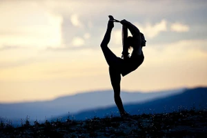 Tập yoga khỏa thân, “suối nguồn tươi trẻ”, dancesport có động tác nhạy cảm... sẽ bị phạt
