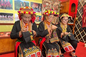 Rực rỡ sắc màu trong ngày hội văn hóa dân tộc Dao toàn quốc lần thứ II
