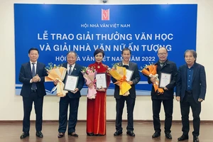 Giải thưởng Văn học năm 2022 được trao cho 5 tác phẩm