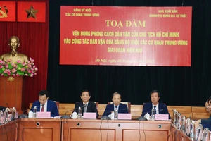 Tọa đàm “Vận dụng phong cách dân vận của Chủ tịch Hồ Chí Minh vào công tác dân vận của Đảng bộ Khối các cơ quan Trung ương giai đoạn hiện nay”
